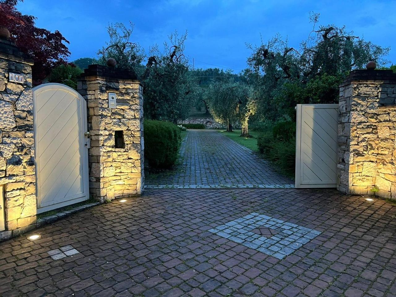Villa Oleander Манерба дел Гарда Екстериор снимка
